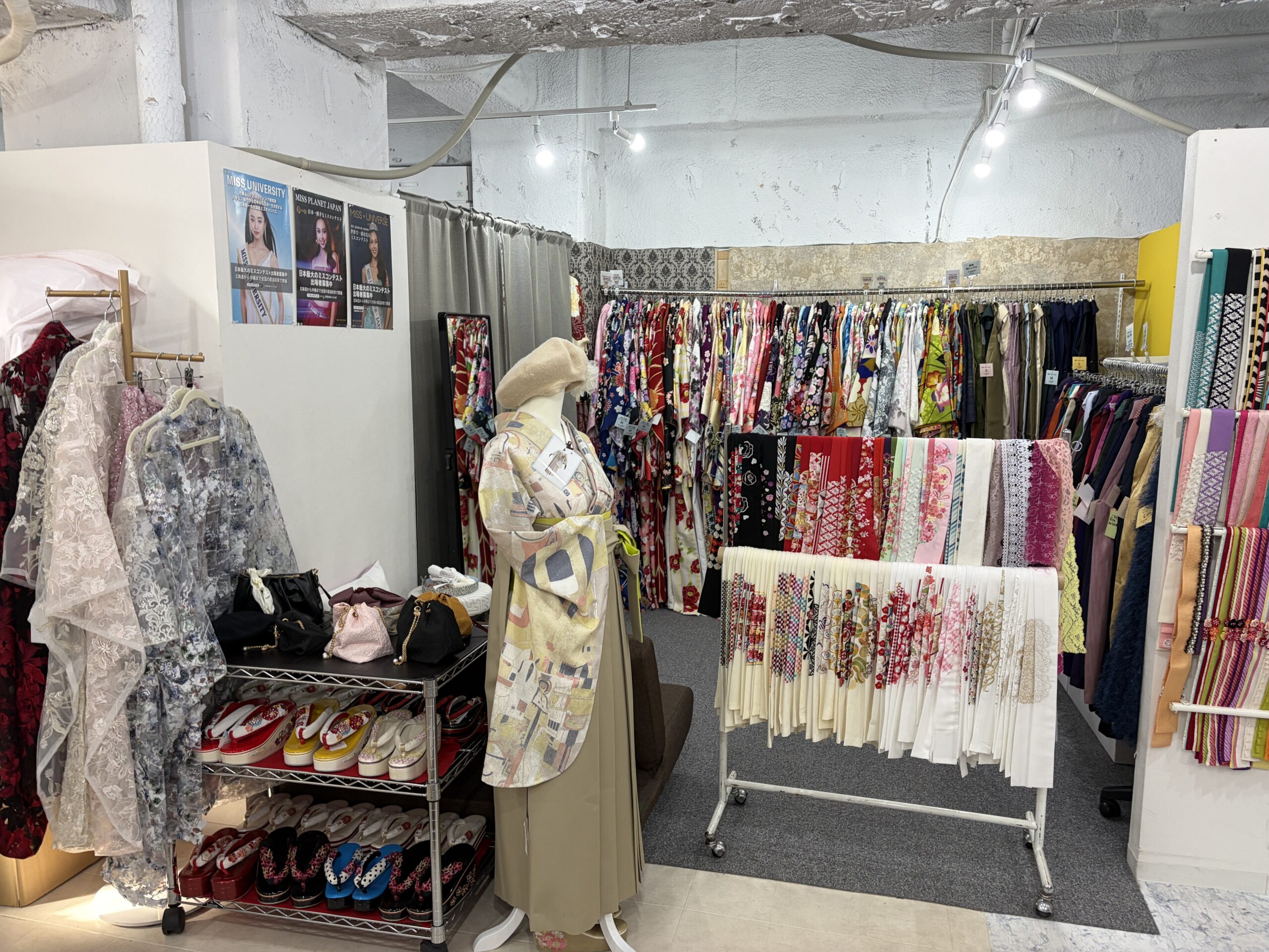 ナチュラルな雰囲気の札幌振袖レンタル店内