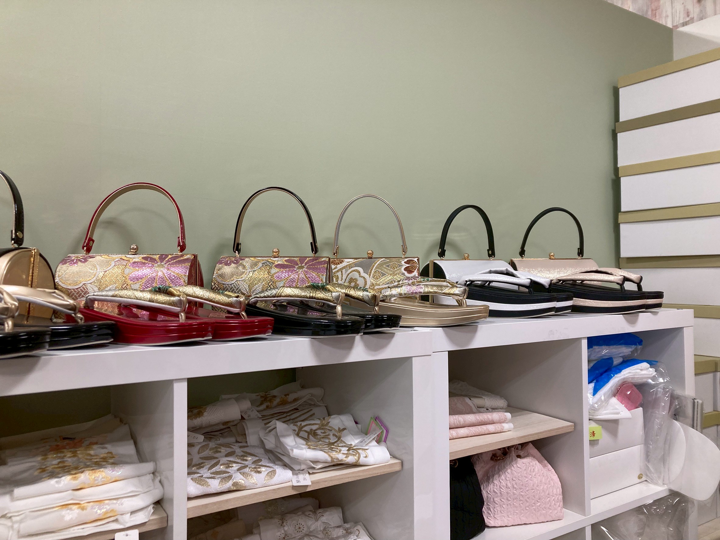 埼玉振袖gramの卒業式袴コーナー店内写真埼玉振袖gramの卒業式袴コーナー店内写真