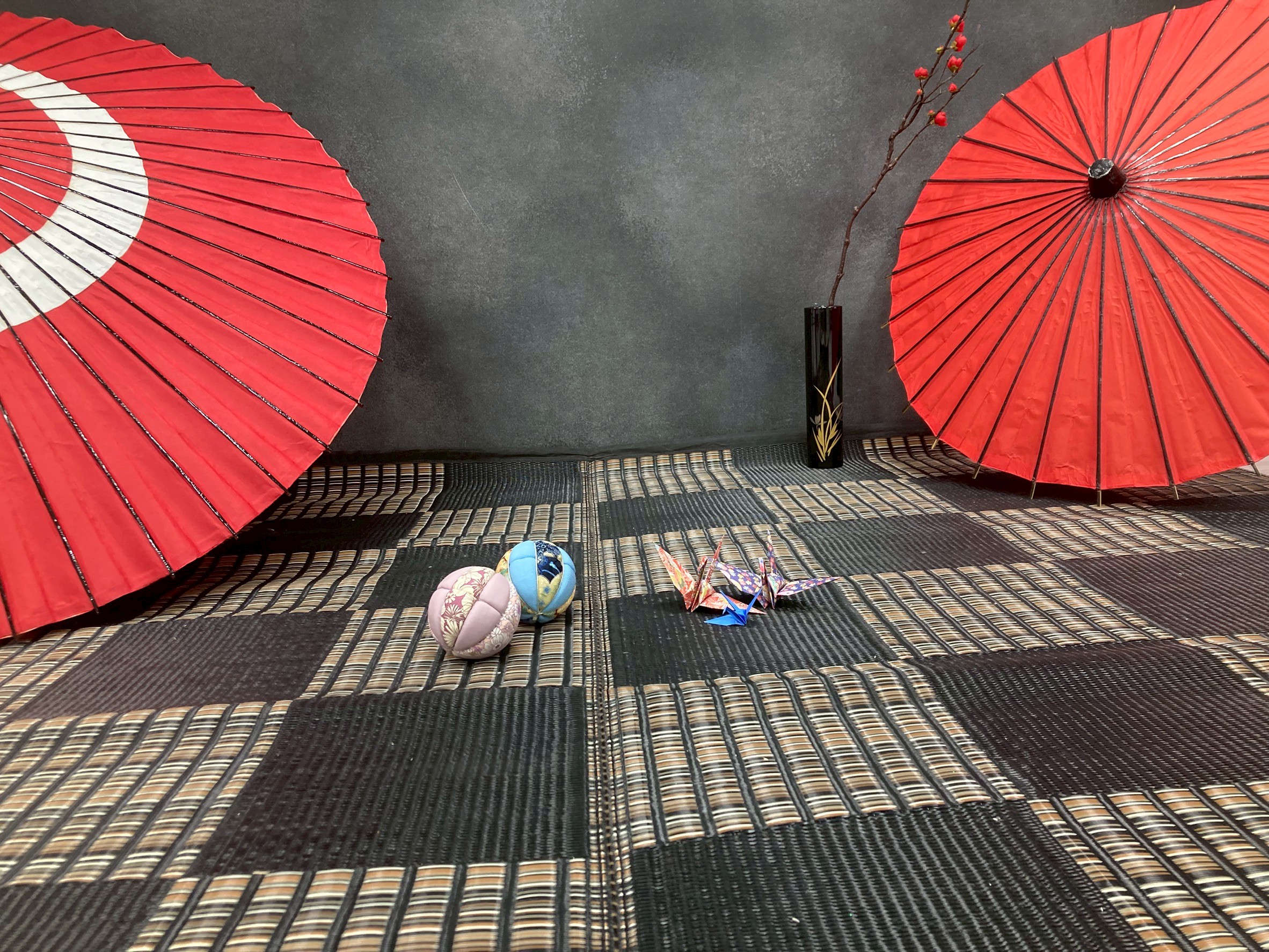 成人式振袖を埼玉で探すなら振袖gram店内ディスプレイ