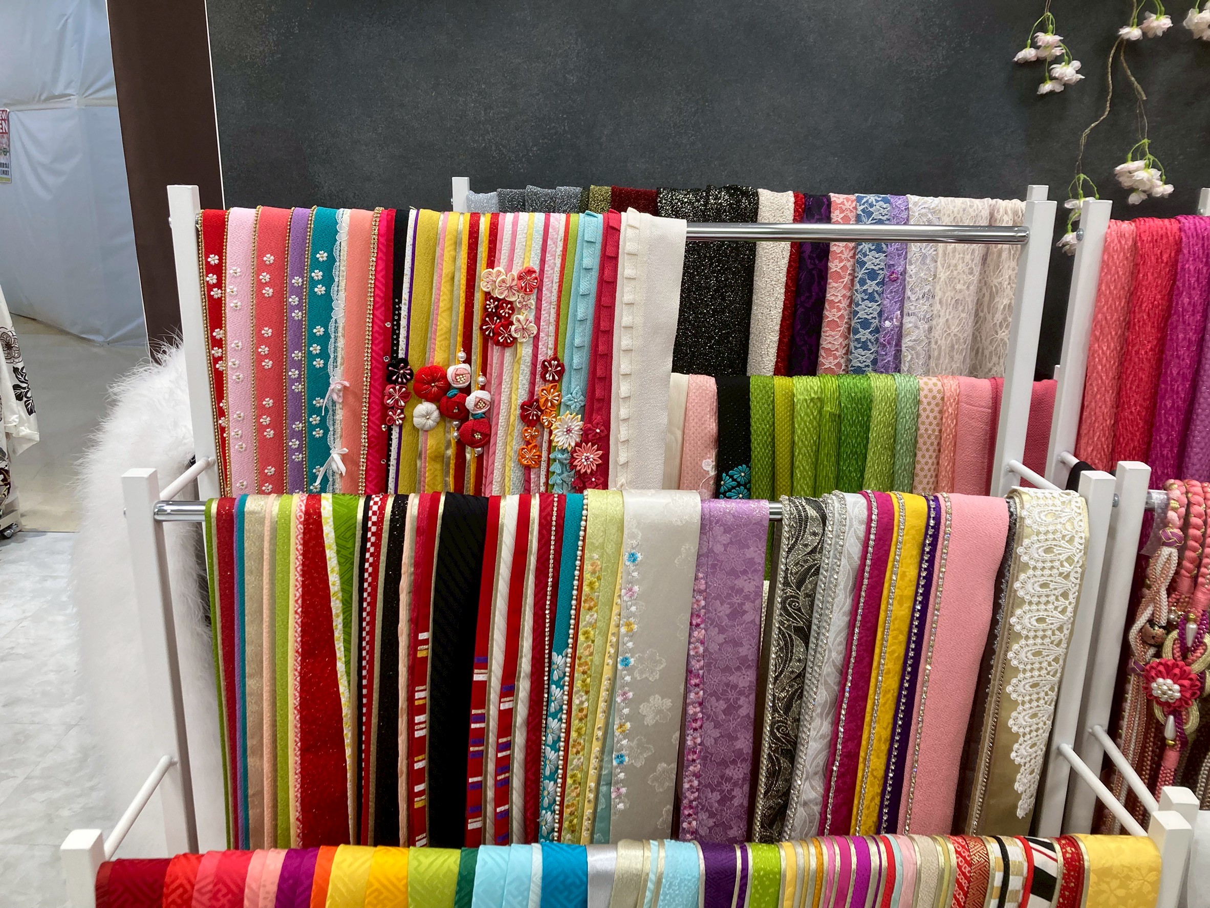 埼玉振袖gramの前撮り相談スペース店内写真