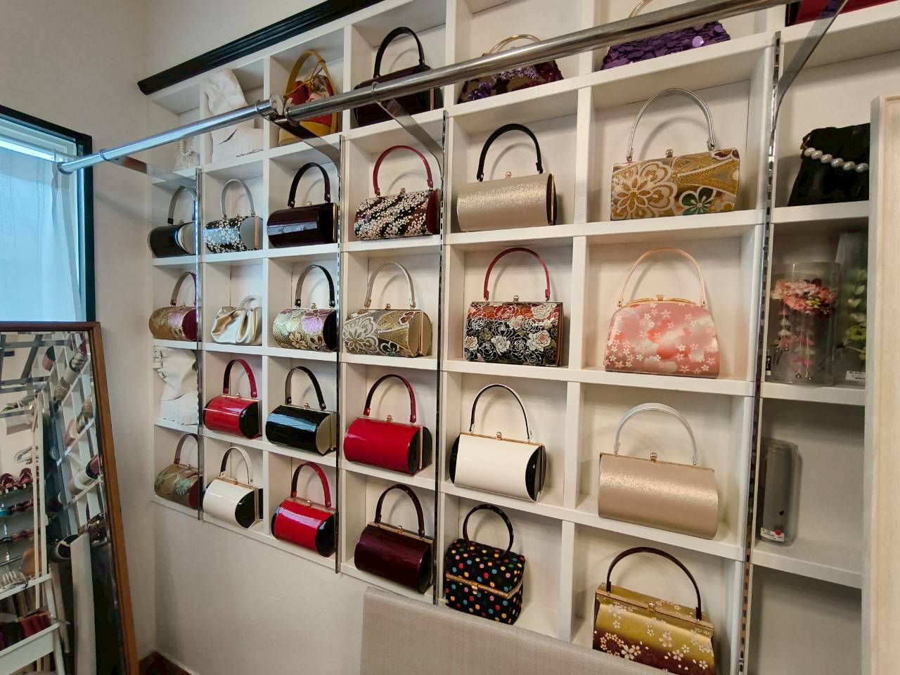 沖縄で前撮り相談ができる振袖gram店舗内観