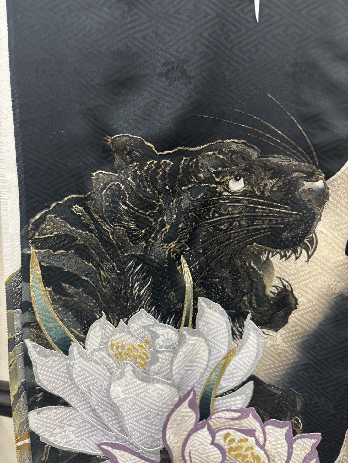 姉妹で同じ振袖を着用し小物アレンジで印象を変えた札幌の事例